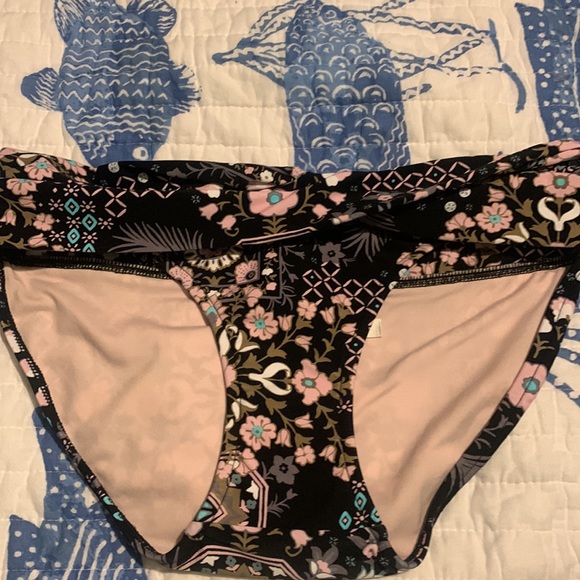 NWOT Seafolly Free Spirit Twist Band Hipster Bikini bottom black and pink - Picture 12 of 14